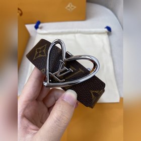 Женский пояс LV с дизайном Initiales Незаменимый аксессуар этого 