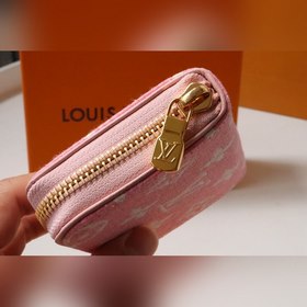 LV Кошелек на молнии, модель M81185  Этот кошелек на молнии изго