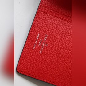 LV BRAZZA Кошелек для денег и визиток Модель M80932 Этот кошелек 