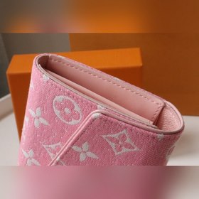 Кошелек LV Sarah, модель M81183 Этот кошелек Sarah выполнен из д