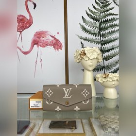 LV Кошелек на молнии, модель M81049, персиковый, кожа Этот кожаны