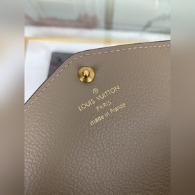 LV Кошелек на молнии, модель M81049, персиковый, кожа Этот кожаны