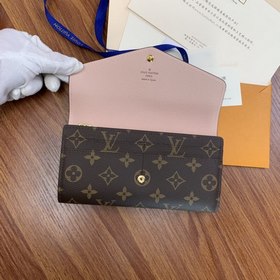 LV  Модель M60531 Розовый Этот кошелек в форме конверта изготовл