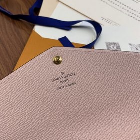 LV  Модель M60531 Розовый Этот кошелек в форме конверта изготовл