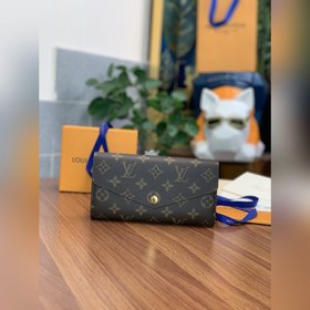 LV Модель M60531 Красный Этот конверт-кошелек изготовлен из элега