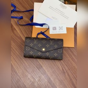 Кошелек LV в форме конверта, модель M60531 Этот кошелек в форме к