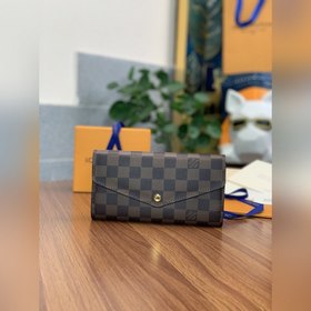 LV Кошелек-конверт, модель M63209 Этот кошелек в форме конверта