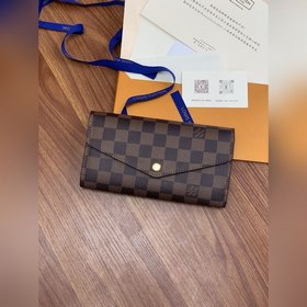 LV Кошелек-конверт, модель M63209 Этот кошелек в форме конверта