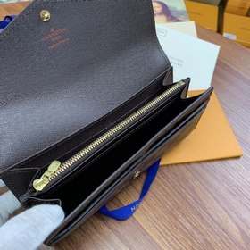 LV Кошелек-конверт, модель M63209 Этот кошелек в форме конверта
