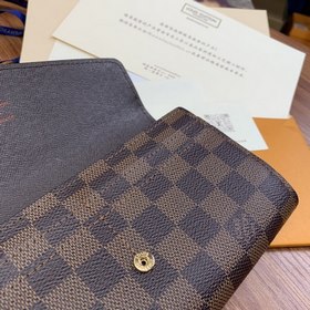 LV Кошелек-конверт, модель M63209 Этот кошелек в форме конверта