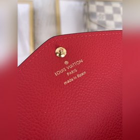 LV Конверт-кошелек Sarah, модель M61182, ярко-красный  Этот бум