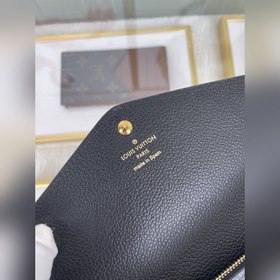 LV Конверт-кошелек Sarah, модель M61182, черный Этот кошелек Sar