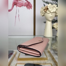 LV Конверт-кошелек Sarah, модель M61182, розовый  Этот бумажник