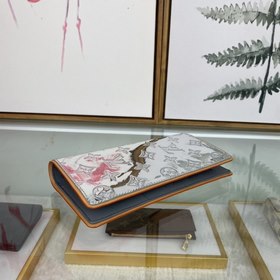 Louis Vuitton, модель M80807, портфель для костюма, капсульная ко