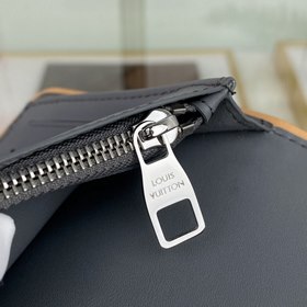 Louis Vuitton, модель M80807, портфель для костюма, капсульная ко