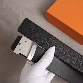 LV Louis Vuitton, изготовлено в Испании, с тисненым логотипом и с