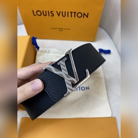 Пояс LOUIS VUITTON Этот пояс изготовлен из итальянской кожи, импо