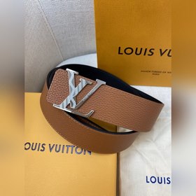 Пояс LOUIS VUITTON Этот пояс изготовлен из итальянской кожи, импо