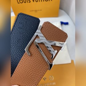 Пояс LOUIS VUITTON Этот пояс изготовлен из итальянской кожи, импо