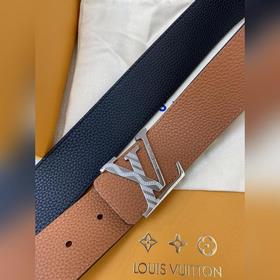 Пояс LOUIS VUITTON Этот пояс изготовлен из итальянской кожи, импо