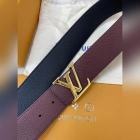 Пояс LOUIS VUITTON Этот пояс изготовлен из итальянской кожи, импо