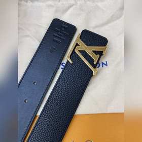 Пояс LOUIS VUITTON Этот пояс изготовлен из итальянской кожи, импо