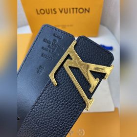 Пояс LOUIS VUITTON Этот пояс изготовлен из итальянской кожи, импо