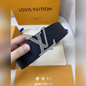 Пояс LOUIS VUITTON Этот пояс изготовлен из итальянской кожи, импо