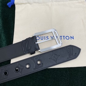 LOUIS VUITTON Ремень с застежкой-булавкой, код M0044, черный Имп