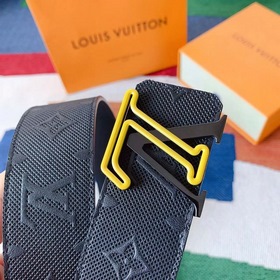 LV Louis Vuitton, изготовлено в Испании, с тисненым логотипом и с