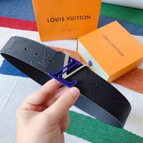 LV Louis Vuitton, изготовлено в Испании, с тисненым логотипом и с