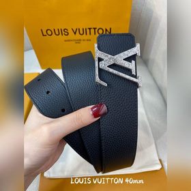 Пояс LOUIS VUITTON Этот пояс изготовлен из итальянской кожи, импо
