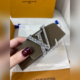 Пояс LOUIS VUITTON Этот пояс изготовлен из итальянской кожи, импо