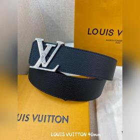 Пояс LOUIS VUITTON Этот пояс изготовлен из итальянской кожи, импо