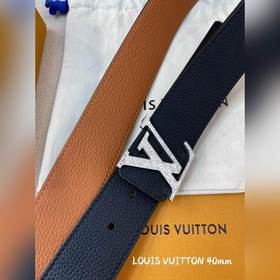 Пояс LOUIS VUITTON Этот пояс изготовлен из итальянской кожи, импо