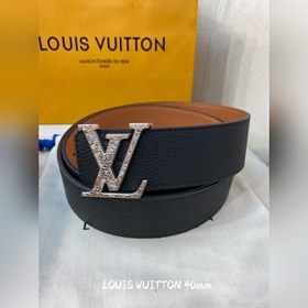Пояс LOUIS VUITTON Этот пояс изготовлен из итальянской кожи, импо