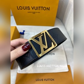 Пояс LOUIS VUITTON Этот пояс изготовлен из итальянской кожи, импо