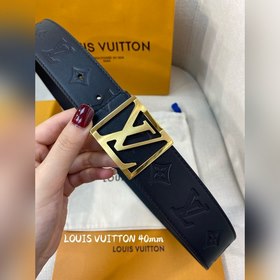 Пояс LOUIS VUITTON Этот пояс изготовлен из итальянской кожи, импо