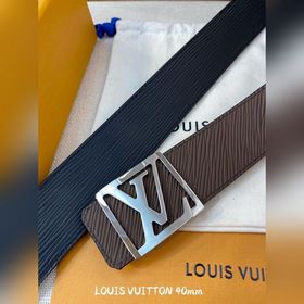 Пояс LOUIS VUITTON Этот пояс изготовлен из итальянской кожи, импо