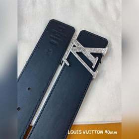 Пояс LOUIS VUITTON Этот пояс изготовлен из итальянской кожи, импо