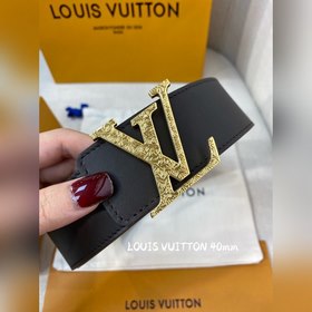 Пояс LOUIS VUITTON Этот пояс изготовлен из итальянской кожи, импо