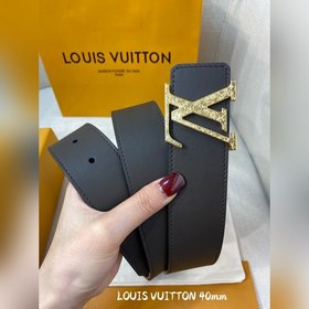 Пояс LOUIS VUITTON Этот пояс изготовлен из итальянской кожи, импо