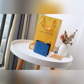 LV Модель M80770 Кошелек MULTIPLE Этот кошелек Multiple изготовл