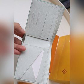LV Кошелек MULTIPLE Модель M80850 Этот кошелек Multiple являетс