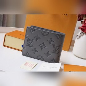 LV MULTIPLE Кошелек Этот кошелек Louis Vuitton Multiple отличаетс