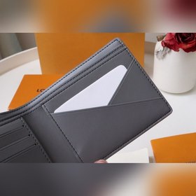 LV MULTIPLE Кошелек Этот кошелек Louis Vuitton Multiple отличаетс
