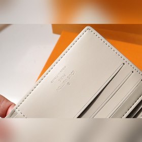 LV Multiple Кошелек Модель M81026 Изготовлен из специально обрабо