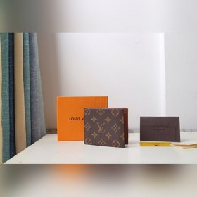 LV AMERIGO Кошелек Модель M60053 Этот кошелек Amerigo сочетает в