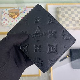 LV Multiple кошелек, модель M62901 Этот кошелек Louis Vuitton Mu