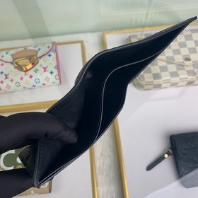 LV Multiple кошелек, модель M62901 Этот кошелек Louis Vuitton Mu